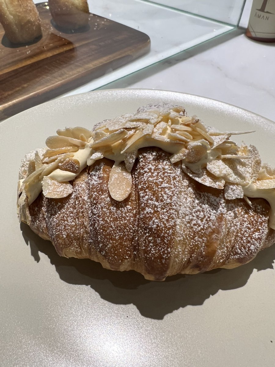 ㅤ

"أمان كافيه" ☕️🥐

مقهى بتصميم جميل، عندهم جلسات داخلية وخارجبة،
بقائمة قهوة مختصة، ومخبوزات وحلويات متنوعة

📍الشرائع - القادسية 

goo.gl/maps/67bxPfvVz…