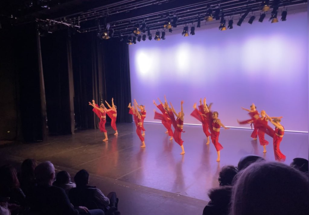 EtonburyPE's tweet photo. 🌟 @MissHiltonPE and @PEMissPrior had an amazing afternoon today watching our current and ex @EtonburyAcademy students perform in the Gifford Dance Show💃

UNBELIEVABLE talent!!!🔥💃🎭🎟💫

We are so so so proud of each and every one of you, well done everyone! ⤵️📸🤩 @ETAJuniors https://t.co/9VzmcS87p2