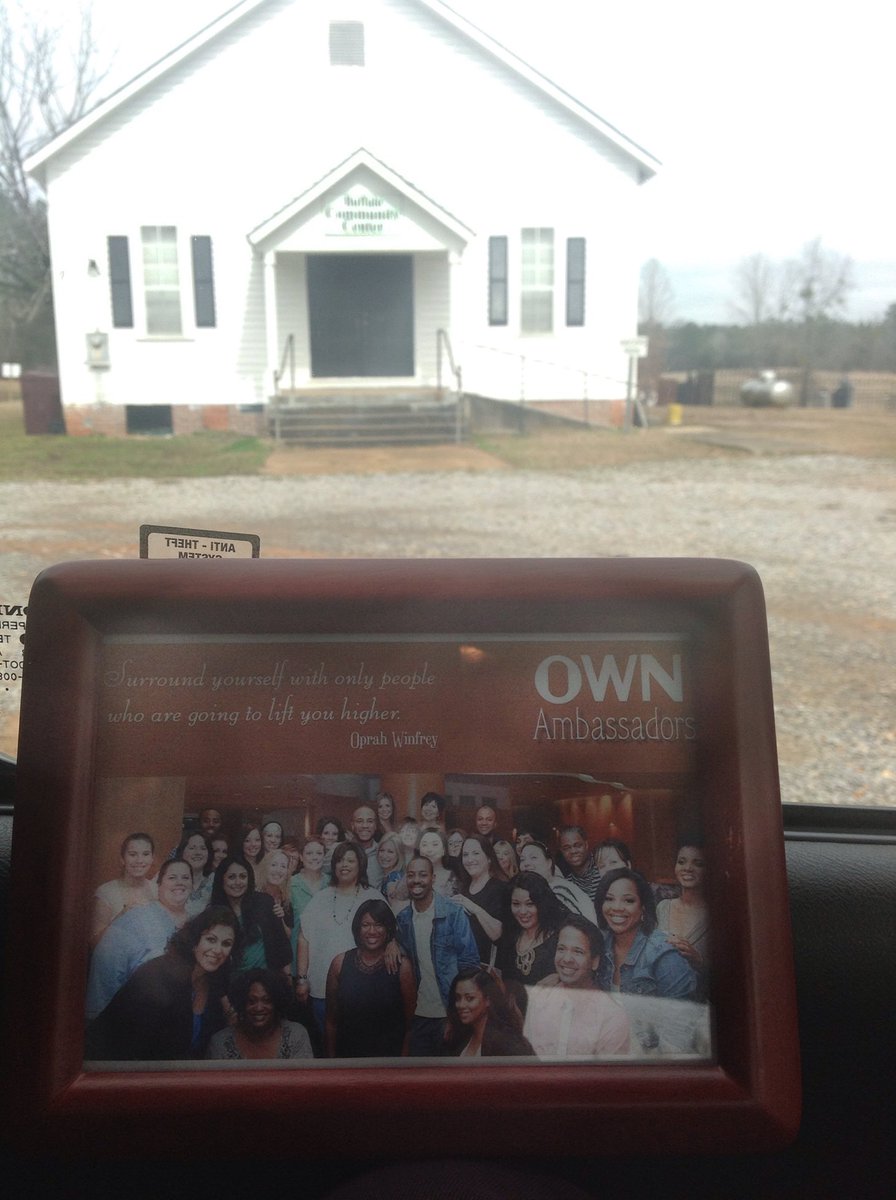 PhoebeFeed's tweet photo. Happy Birthday, @Oprah! I've  spent the morning appreciating your impact on me- inspiring me from my vision board, sharing your knowledge from the stage, connecting me with my amazing soulmates, #ownambassadors + our in-person meetings. I feel blessed to be on the planet with you https://t.co/Sw8xGx3D0S