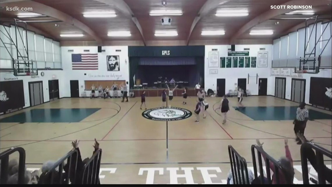 LHSSSTL's tweet photo. Congratulations @GreenParkLS 8th grader Ella Robinson on her half-court, buzzer-beater shot!  >> https://t.co/2HDEjFVgev
#FutureLancer https://t.co/MohtH3DY24