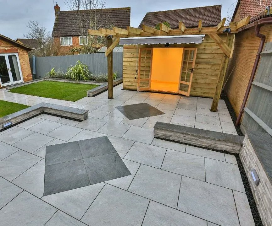 BuildbaseUK's tweet image. What do you think of this bit of #landscapedesign? 

This great project is from Golden Gardens MK, a customer from our #MiltonKeynes branch!

If you want to be featured on our feed, don&apos;t forget to tag us in your next Buildbase project!

#CustomerProject