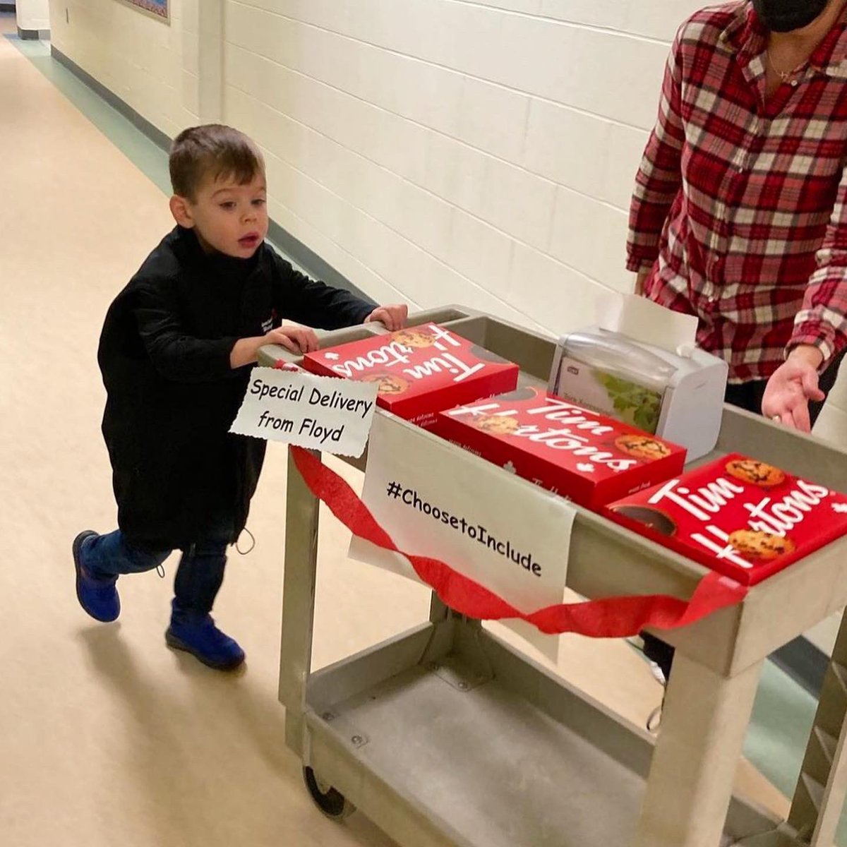 SpecialOCanada's tweet photo. Our TOP 3️⃣ @TimHortons #ChooseToInclude Donut deliveries so far:

❤️🍩 @SpecialONB athlete Floyd delivering #ChooseToInclude Donuts to his teachers &amp; classmates!

❤️🍩 Police making drops to healthcare workers! 

❤️🍩 @sbmotown delivering to the doorsteps of friends and family! https://t.co/sXrICTdqee