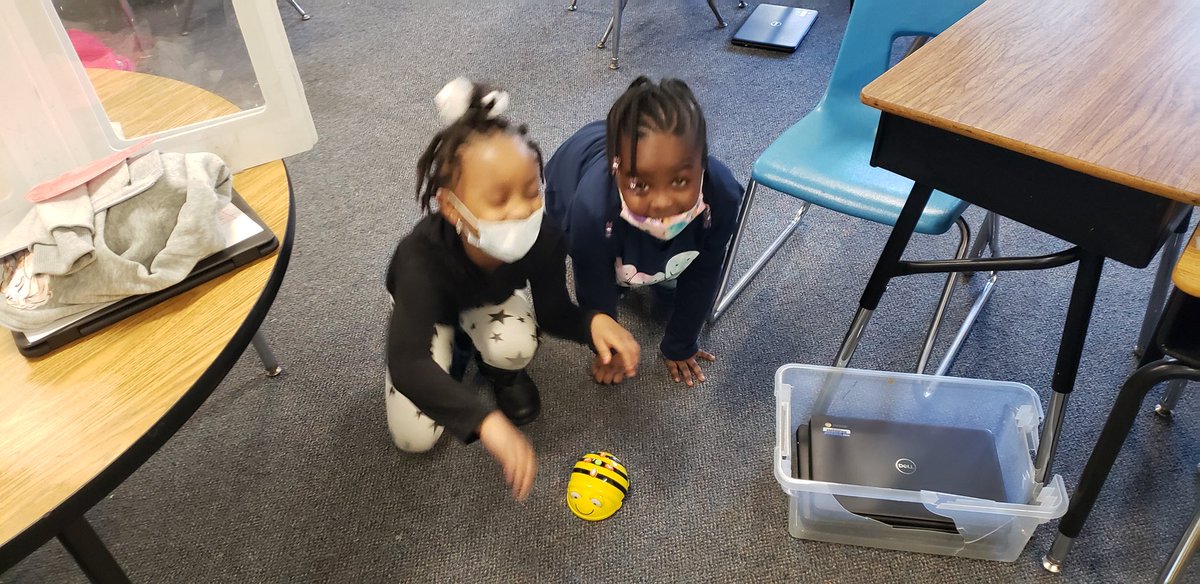 Killian STEAM LAB (@killiansteamlab) on Twitter photo This past week students got an understanding of algorithms while programming the BeeBots to complete various task.
#Beebots <a href="/franklinscsu/">Stacey Franklin</a> @PaigeMaloneKES @gore_mgore This past week students got an understanding of algorithms while programming the BeeBots to complete various task.
#Beebots <a href="/franklinscsu/">Stacey Franklin</a> @PaigeMaloneKES @gore_mgore