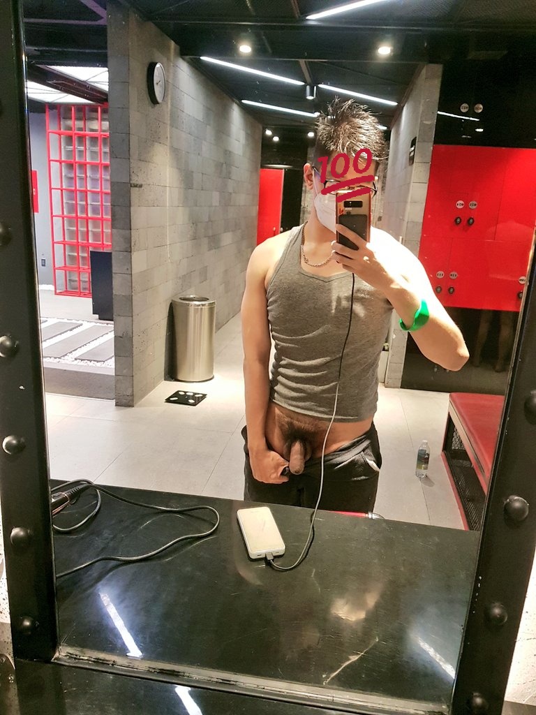 LongBach7's tweet photo. Đứng vạch ku là có người ngắm liền 😁 mời mời
There is a man, as soon as i pull down my pants https://t.co/oUCyezoKcy