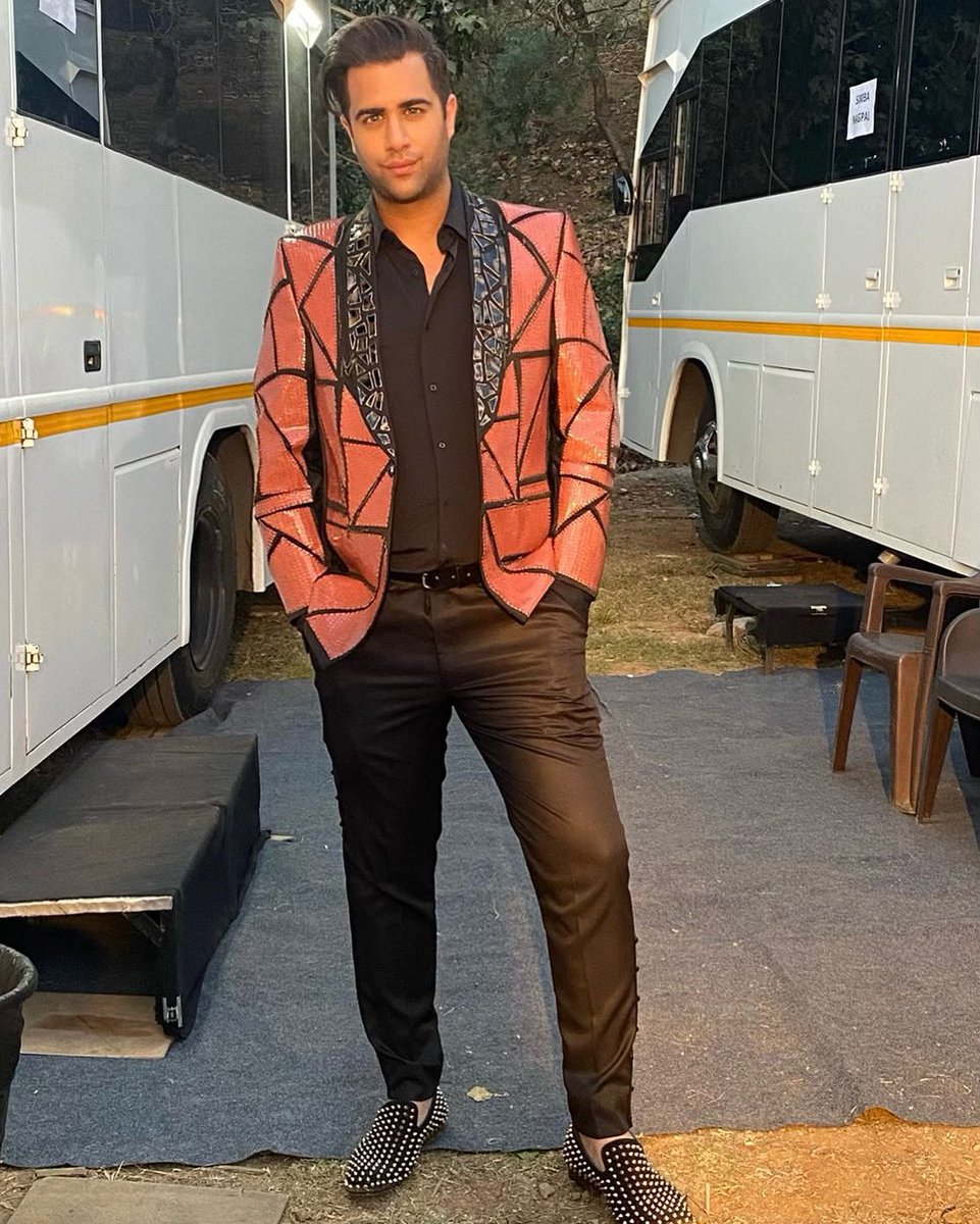 TheRajivAdatia's tweet photo. Grand Finale look! https://t.co/9o3VbXFiun