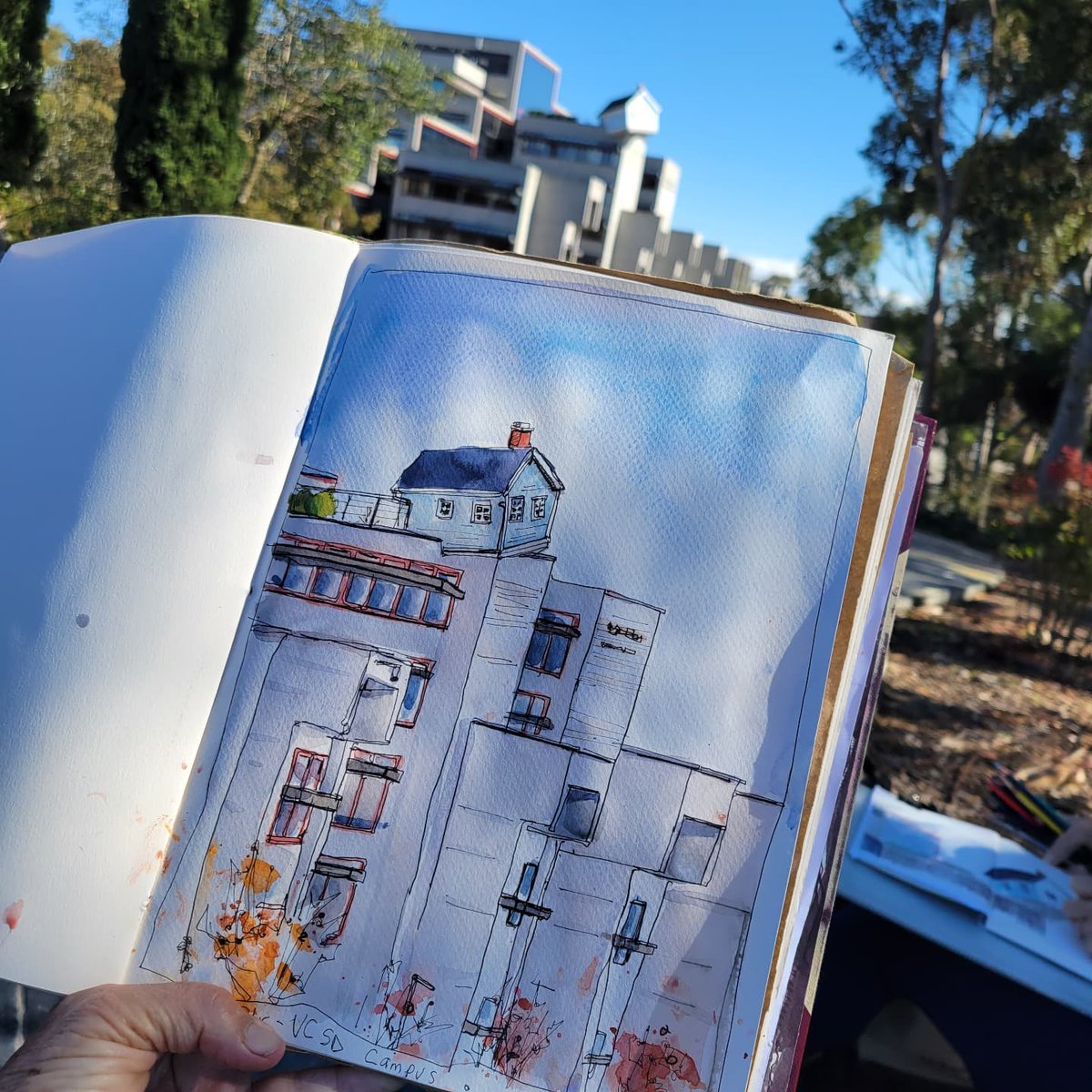 UCSanDiego's tweet photo. We love fan art! 🌠 🏠.
PC: @zipchip
#UCSDStuartCollection #InstaUCSD #UCSanDiego https://t.co/MvRASNkJZH