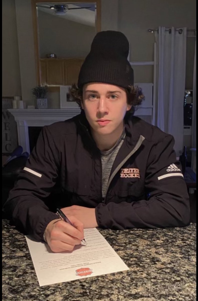 SSK_Hockey's tweet photo. We are extremely excited to announce we have signed 2003 @ThayerHockey Left Shot Defenseman Joe Freeman to an NCDC Tender Agreement for the 2022-2023 season! Welcome to the Kings!!! https://t.co/w3HL3ZRRmL