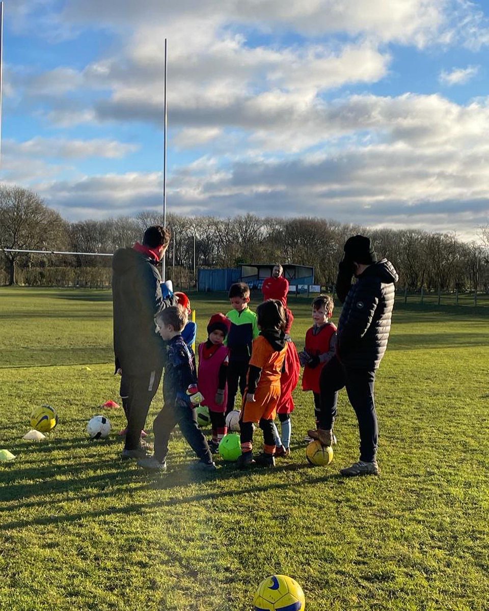 TrottersYFC's tweet photo. Tiny Trotters were enjoying their session this morning with Coach Craig. Get in touch if you want more information #tinytrotters #trotters #trottersfamily #kidsfootball #FACoaching #development https://t.co/WEDHzgnWUq