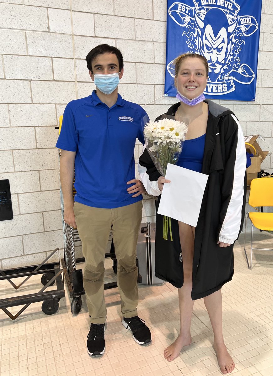 Senior Meet is under way. Last time in Steele for ⁦@McKaylaPolowy⁩ Still big things to come this season!