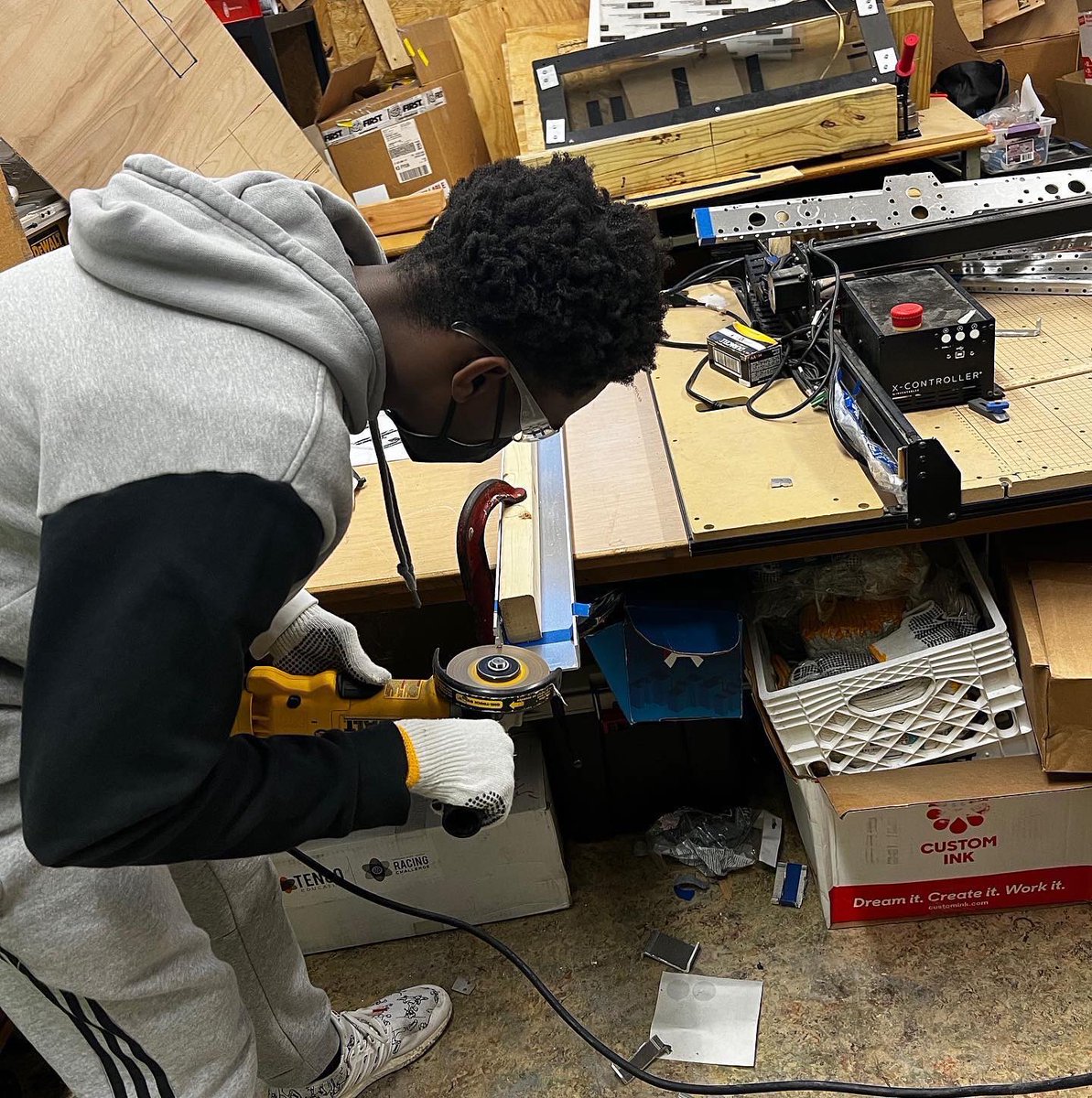 Team6636's tweet photo. Our engineering department is working hard to build the chassis of the robot. We hope you enjoy these behind the scene pictures of what we’ve been up to. #Engineering #FMB https://t.co/Nm2xtXtrEE