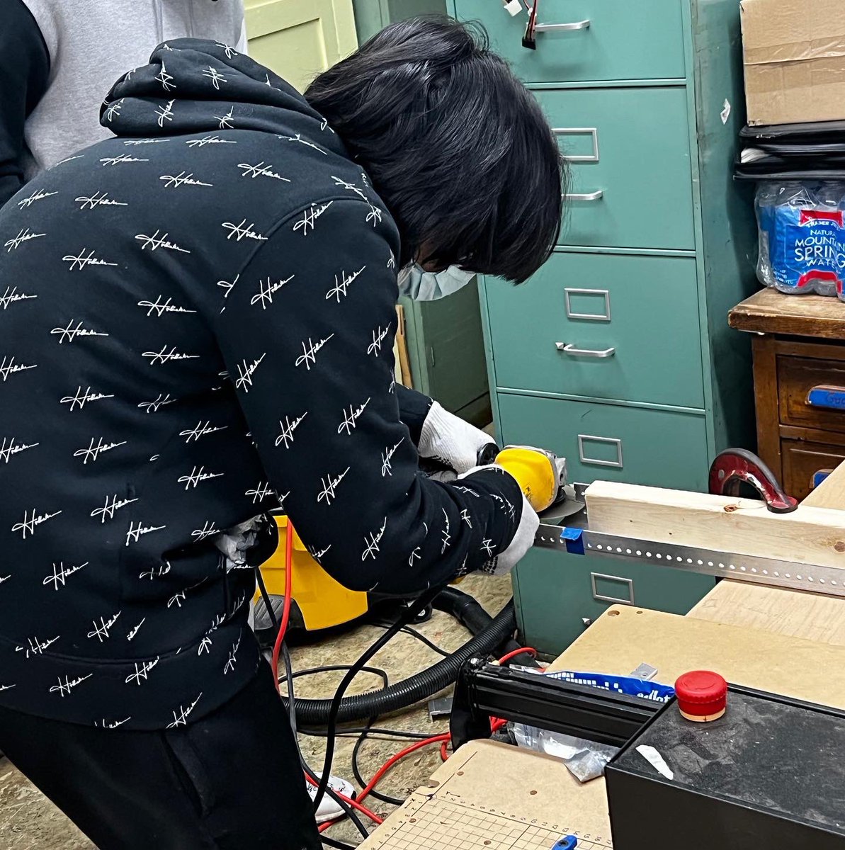 Team6636's tweet photo. Our engineering department is working hard to build the chassis of the robot. We hope you enjoy these behind the scene pictures of what we’ve been up to. #Engineering #FMB https://t.co/Nm2xtXtrEE