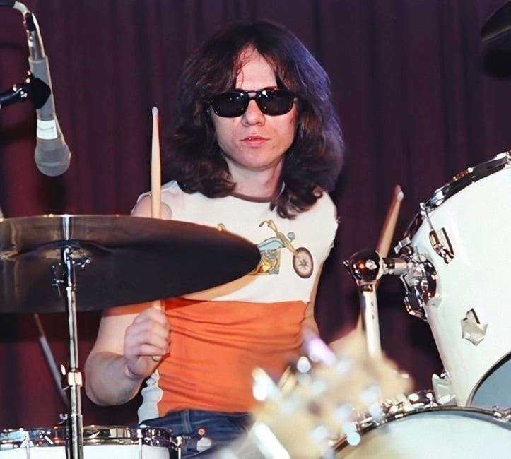 Happy Birthday Tommy Ramone!
Forever      