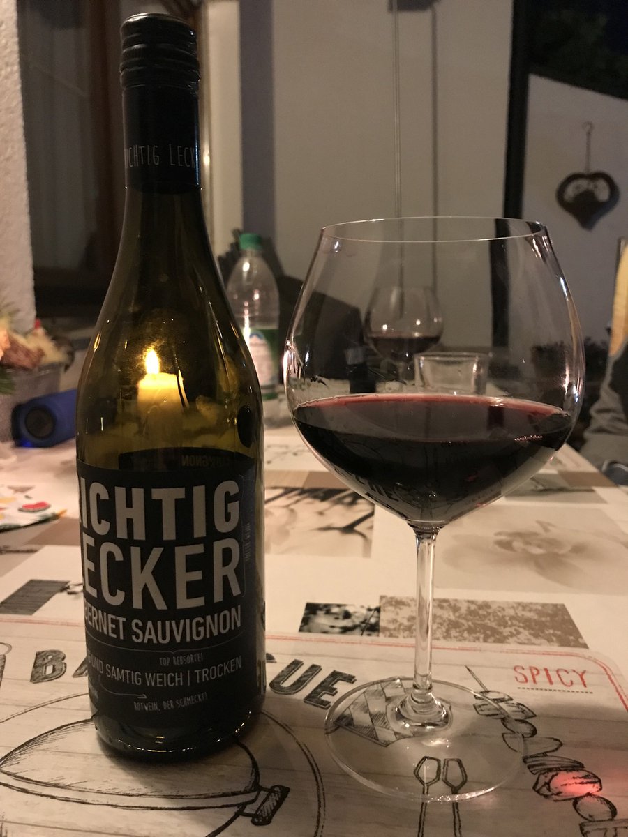 TimeTraveler911's tweet photo. for this week’s #Top4Theme #Top4Beverages with our chat hosts + friends @Giselleinmotion @Touchse @CharlesMcCool & @perthtravelers I have different sorts of wine.
echt lecker means really delicious (it was)
Madeira wine from the hotel to my BD
my fav wine = Merlot
❤️Primitivo https://t.co/9UQC0vS8Yx