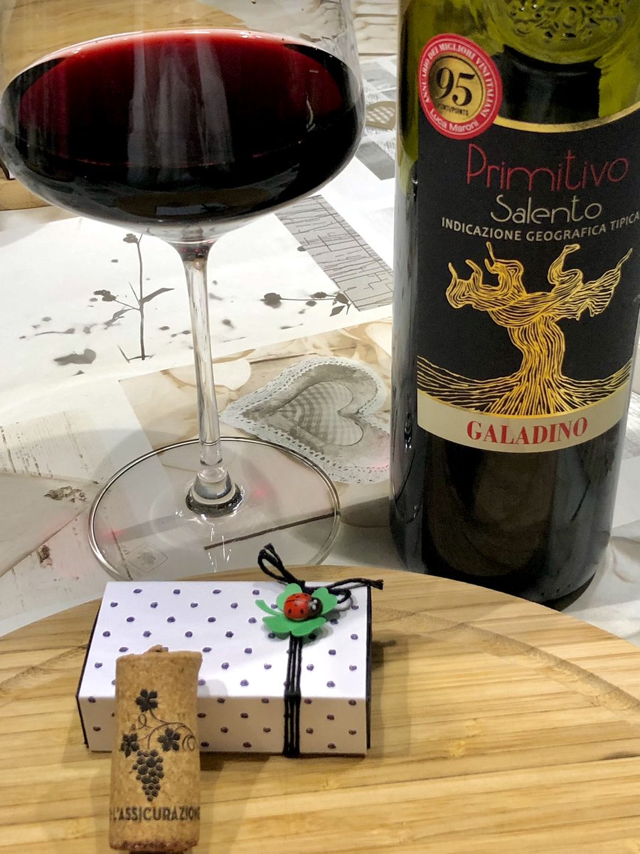 TimeTraveler911's tweet photo. for this week’s #Top4Theme #Top4Beverages with our chat hosts + friends @Giselleinmotion @Touchse @CharlesMcCool & @perthtravelers I have different sorts of wine.
echt lecker means really delicious (it was)
Madeira wine from the hotel to my BD
my fav wine = Merlot
❤️Primitivo https://t.co/9UQC0vS8Yx