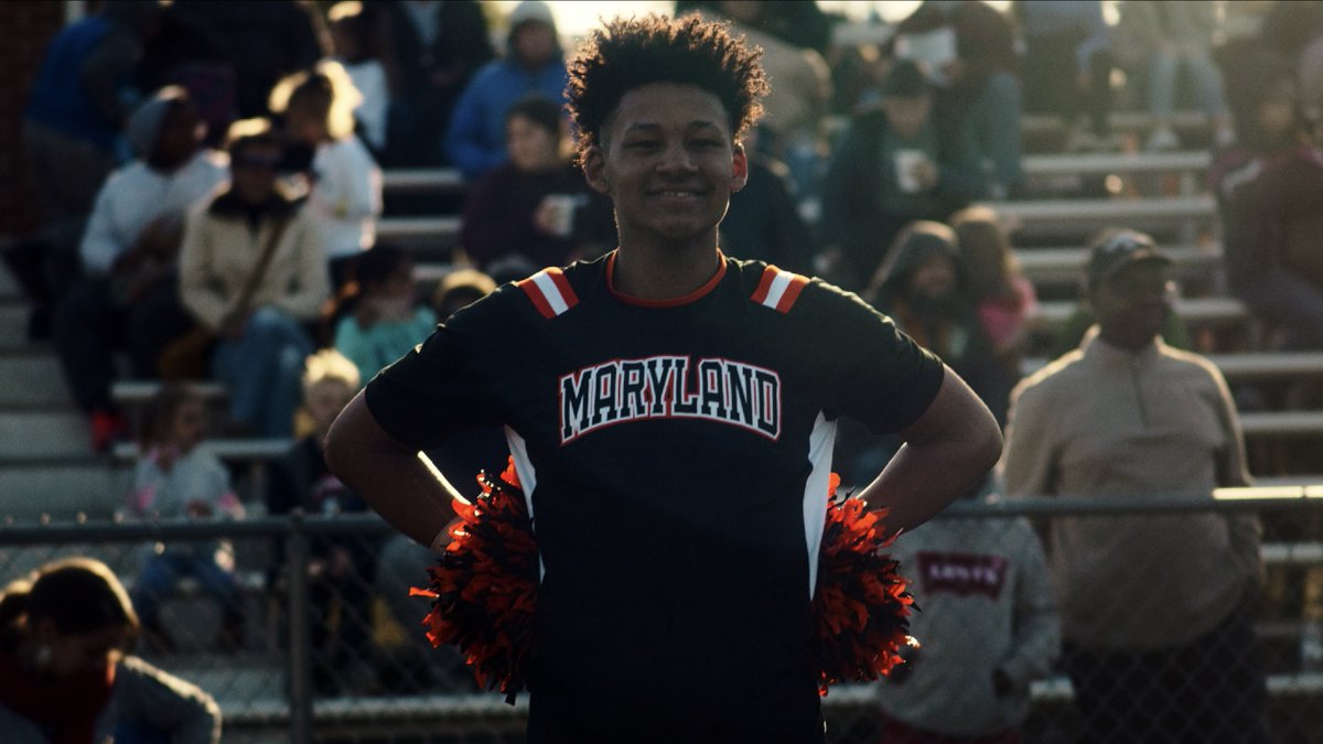 NetflixTudum's tweet image. AUDIBLE is a coming-of-age tale of a Deaf high school football player coping with family and relationships after the death of his friend — all while anticipating his final homecoming game. The documentary short is now on Netflix.