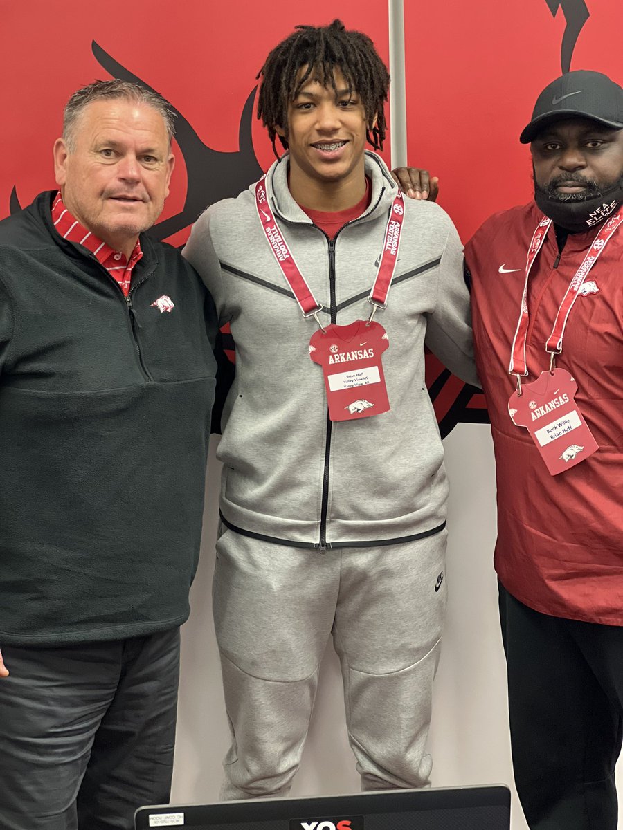 brianhuff23's tweet photo. Had great day visiting the university of Arkansas #woopig @Mike_Scherer38 @seanasu2000 @RazorbackFB @CoachSamPittman https://t.co/L5kAbRdOPf