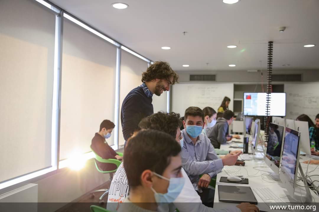 tumocenter's tweet photo. In the second learning lab led by Calfa founders Chahan Vidal and Baptiste Queuches, AI &amp; ancient Armenian manuscripts have once again crossed paths 📖💻 

 Students are using deep learning techniques to detect and digitize visual objects in old newspapers &amp; manuscripts 👌 https://t.co/eveZTXO8p7