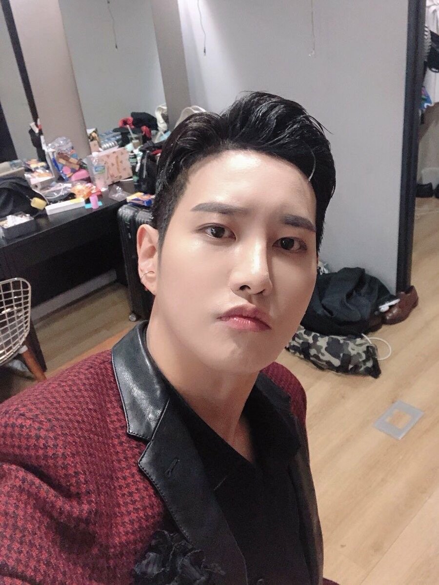dailybbomb's tweet photo. #비범 #BBOMB #BLOCKB https://t.co/DxwmTymHOd