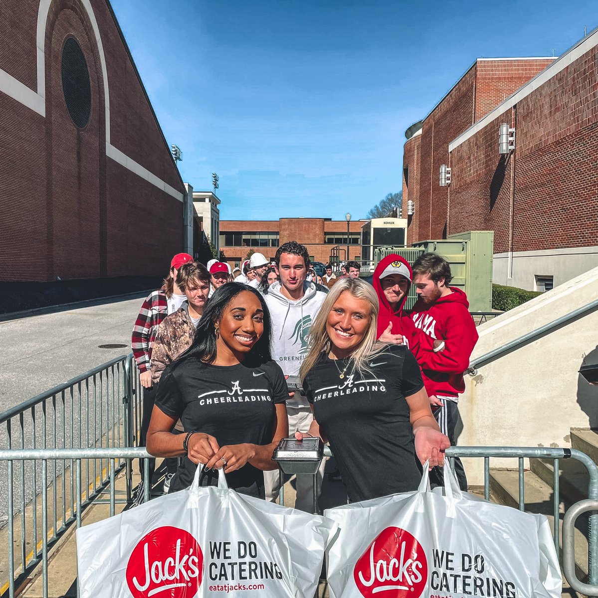 Fueled and ready to go!😋🔋

#RollTide | <a href="/Alabama_Cheer/">Alabama Cheer</a>