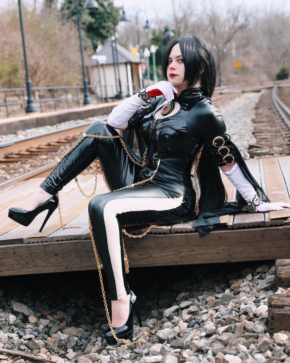 Only one picture because I need to redo the shoot since the wig kept falling off and I forgot glasses😅 but enjoy this gem
#Bayonetta #bayonettacosplay #NintendoSwitch #Nintendo #cosplayergirl #cosplaygirls #cosplaygirl #cosplayer18 #cosplaying #twitchstreamer #twitchgirl #egirls