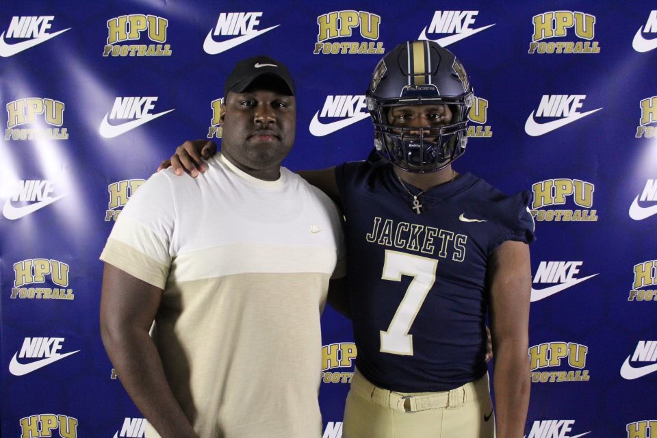 _calvinharper_'s tweet photo. Had an amazing experience with @CoachBachtel and @HPUFootball this weekend🤝 https://t.co/vwk886qSXo