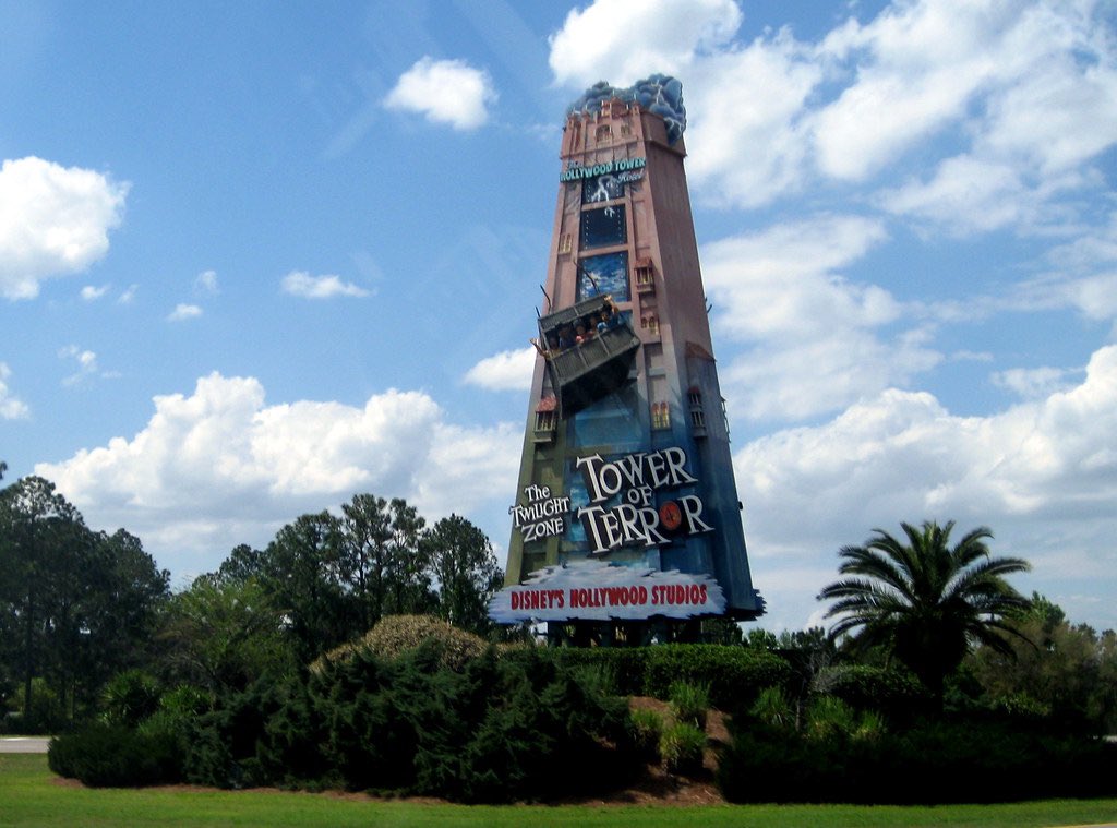 TheHorizoneer's tweet photo. 3D billboards for disney parks will forever have my heart https://t.co/xYhFFYOjPF