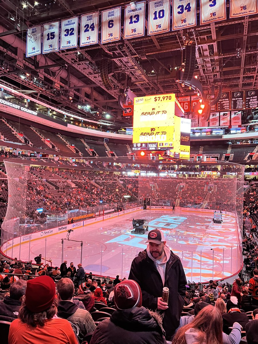 Spending my bday with #Gritty bae 😍 Let’s go #Flyers ‼️‼️‼️