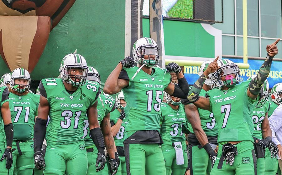 After a great call with Coach <a href="/DougChapman/">Doug Chapman</a> I’m excited to announce my first Division 1 offer from Marshall University🟢⚪️ #GoHerd <a href="/CoachHuff/">Charles C. Huff</a> <a href="/severett_DFO/">Sharrod Everett</a>