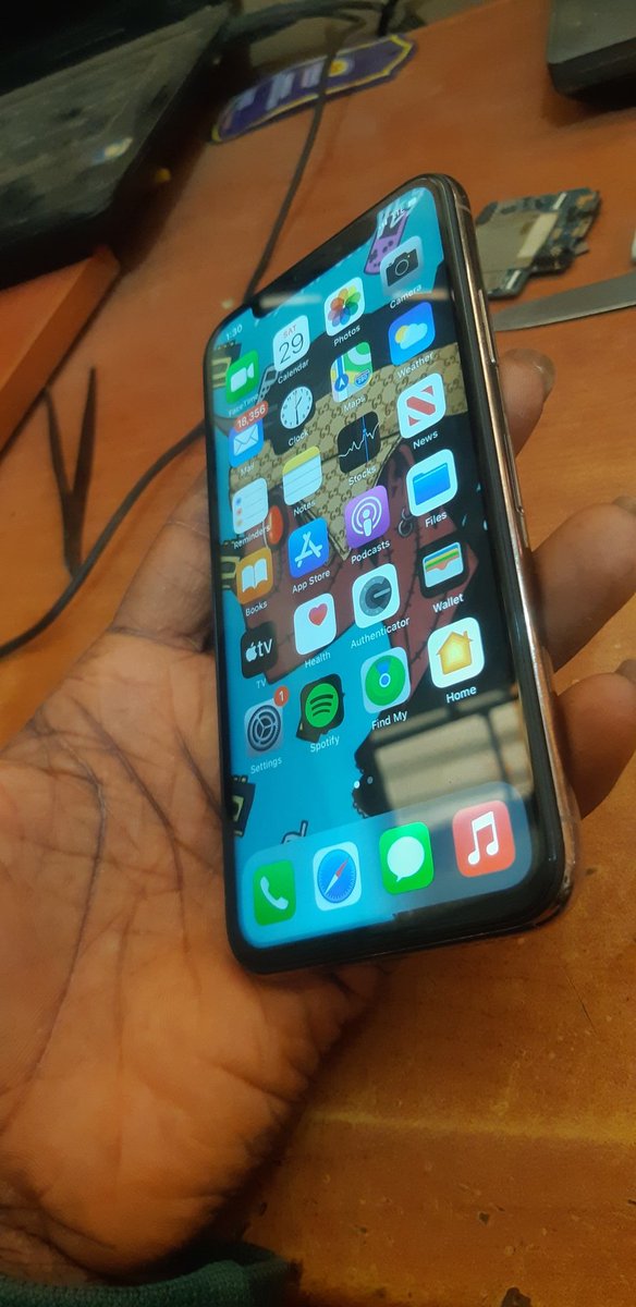 InfinitytechFix's tweet image. Iphone XS (no front cam) available for sale