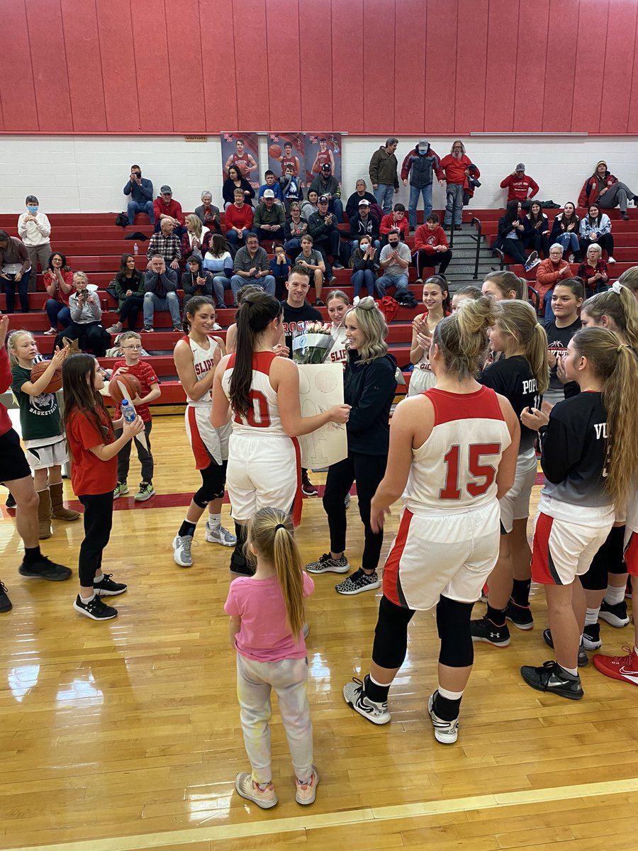 Rockets take down the Hickory Hornets for a big home region win! 

Katie Book with a game high 14 points! 

Coach Amber Osborn with her 100th win at the helm for the Rockets! 

<a href="/RocketSchools/">Slippery Rock Area</a> <a href="/BobGreenburg/">Bob Greenburg</a> <a href="/professorbriggs/">Ryan Briggs</a> <a href="/gcsportsguy97/">Corey Corbin</a> @BurtchChris1 <a href="/ETNreisenweber/">Tom Reisenweber</a>