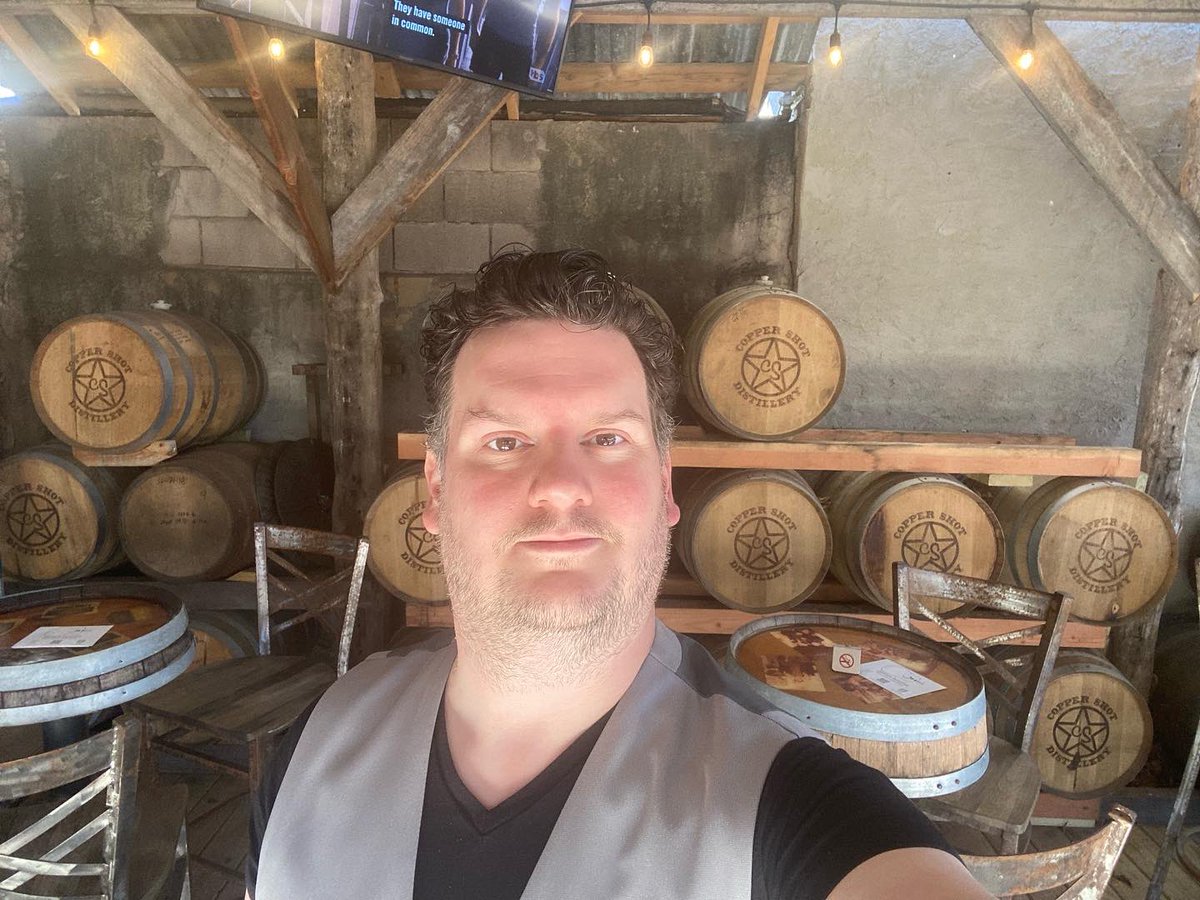 SchwaeJames's tweet photo. As ever, no rest for the wicked. 2-5 here in scenic downtown Bastrop, where the whiskey flows and this big guy looks on. #livemusic #fullcontactfolkmusic #atxmusic #bastrop #singformysupper #singformylife https://t.co/Taqo8lye85