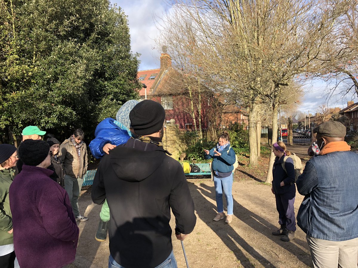 Good morning with <a href="/TowerFriends/">Friends of Tower Gardens Park</a> litter - picking and hearing from <a href="/TCVHaringey/">TCV Haringey</a> about pilot project looking at alternatives to using pesticides