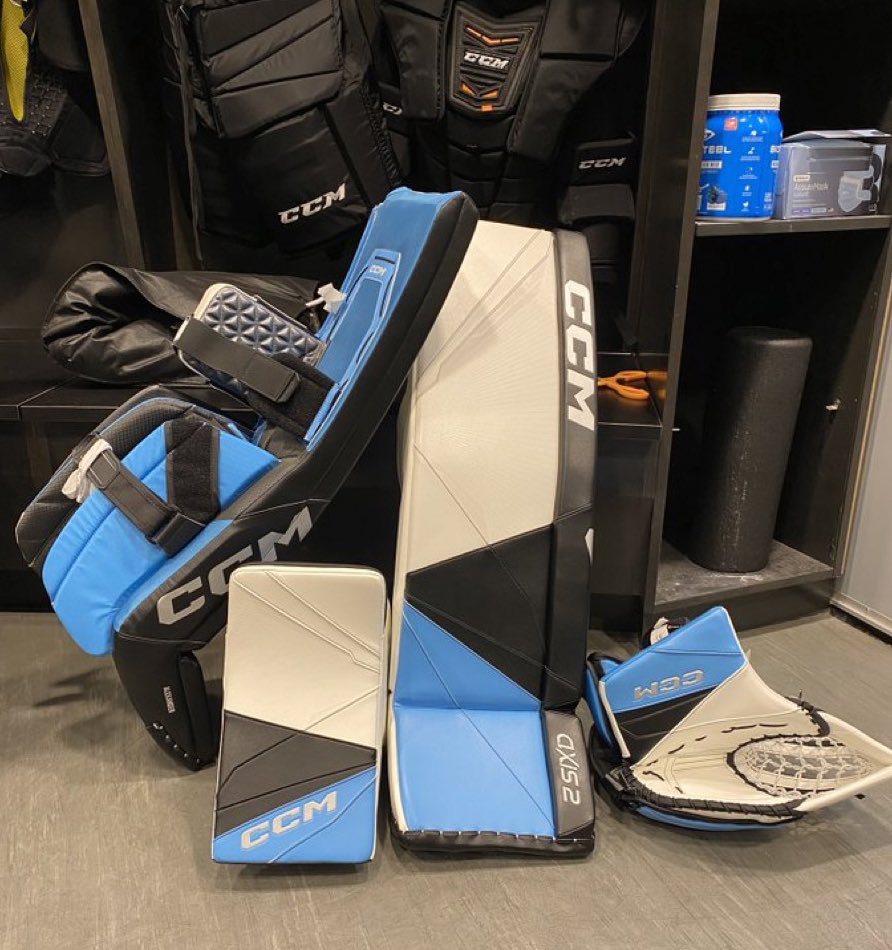 GoalieGearNerd's tweet photo. New @CCMGoalie #AXIS2 gear for @WHLWpgICE goalie @Gagealexander01. Great color scheme.
#GoalieGearNerd https://t.co/BRKmxjlQ7b