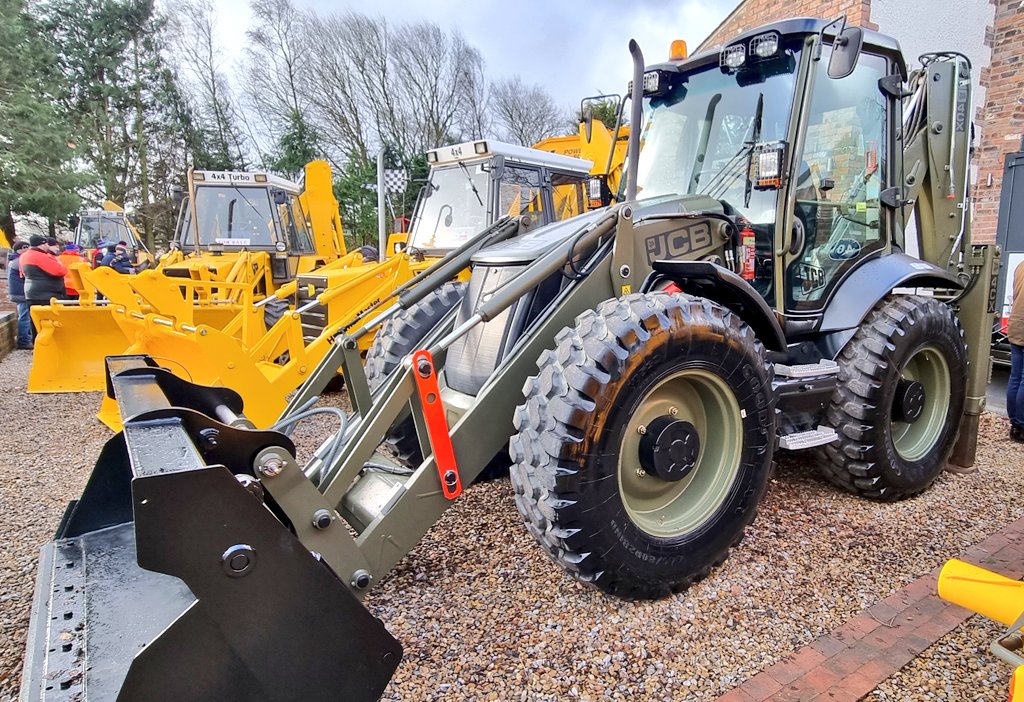 Scotty2681's tweet photo. Brilliant day out at #Retrojcb thanks to @RBuntonLtd for putting on the event. Thanks also to @jimbo_clarke for driving and @gazzGMF for the company and lunch. https://t.co/r3sZonNs6L