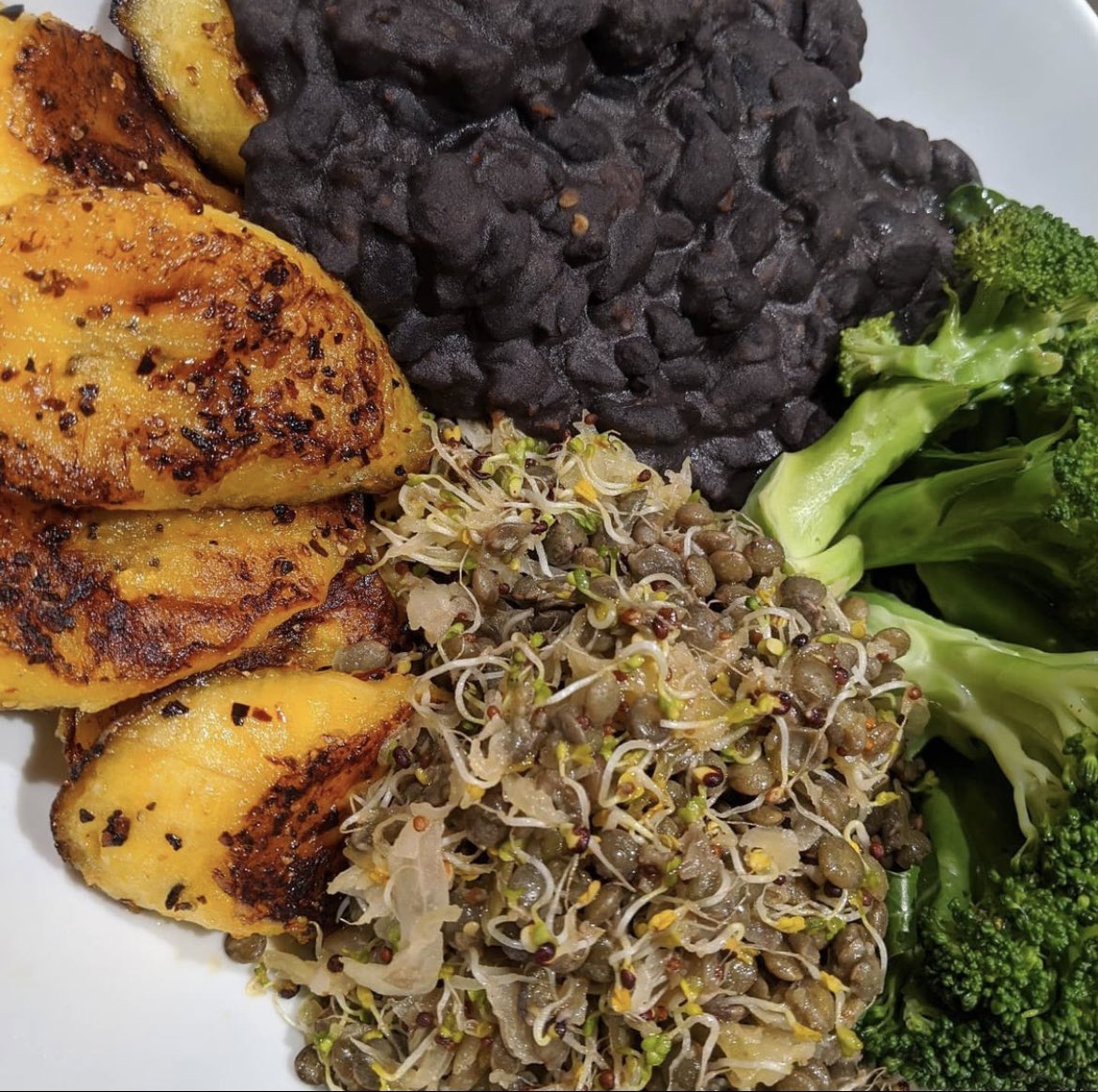 jeffreyboadi_'s tweet photo. Just a quick reminder that you can never have enough plantain https://t.co/zN1LdaF4lP