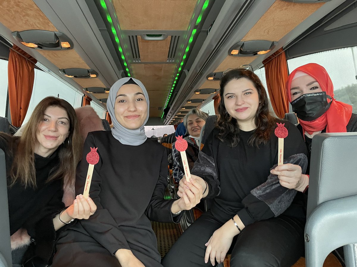 gbakademisi's tweet photo. @narmasallari gençleri ile Nar Masalları Kütüphanesi kuruyoruz  Bursa, Nilüfer, Odunluk Köyünde bir ilkokula…

#narmasalları #kitap #kütüphane #çocuk
#genç #sosyalsorumlulukprojesi https://t.co/gX7Hjnxfph