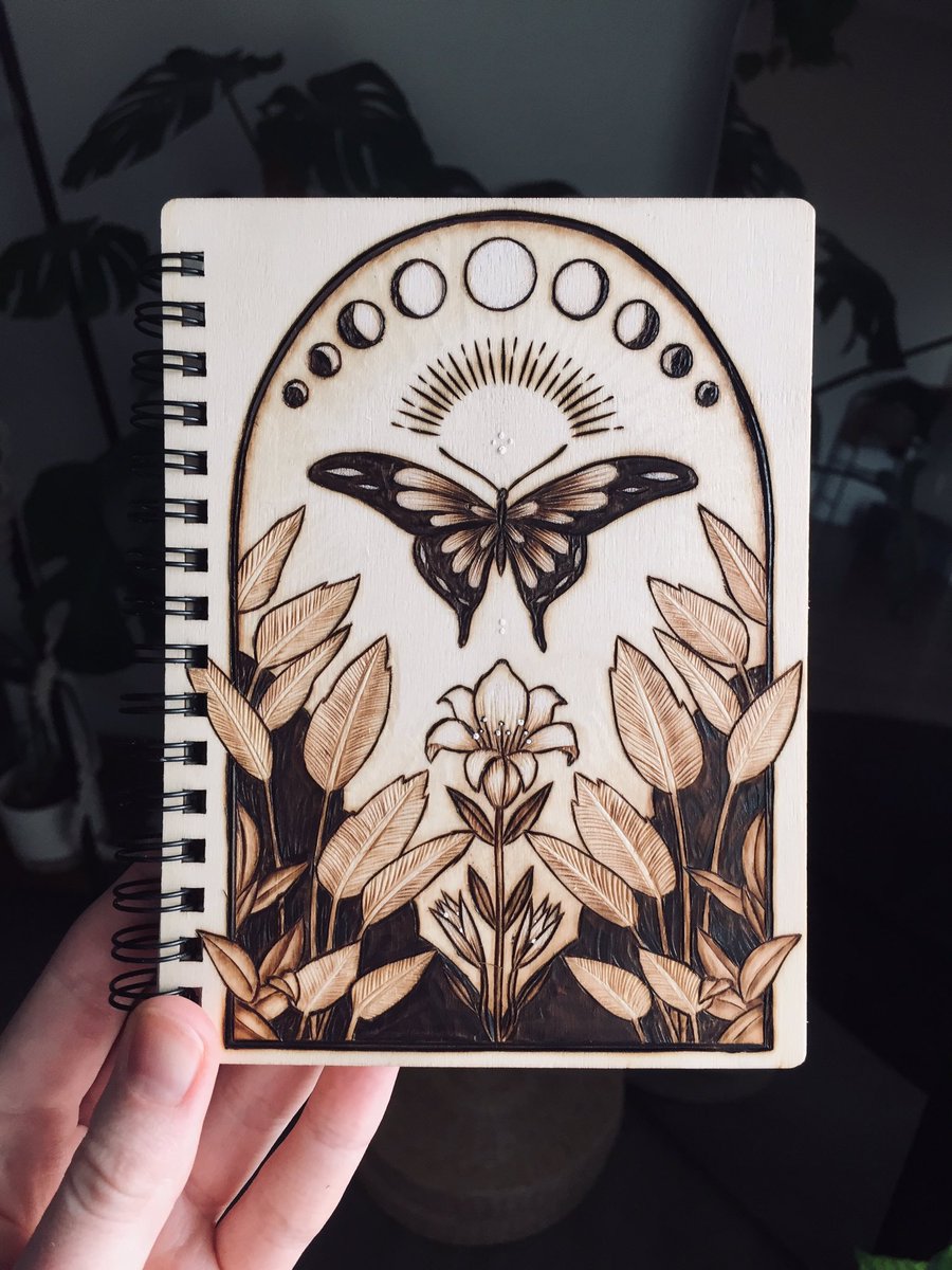 RT @KMF_art: My first hand burned wood cover journal. https://t.co/F7Vxf95AkY