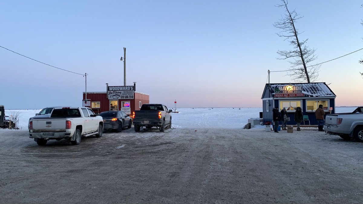 AlJDugan's tweet photo. People coming in from ice fishing on the inner bay. #IceFishing #LakeErie #StWilliams #NorfolkCounty #Winter https://t.co/GeazUu5QwP