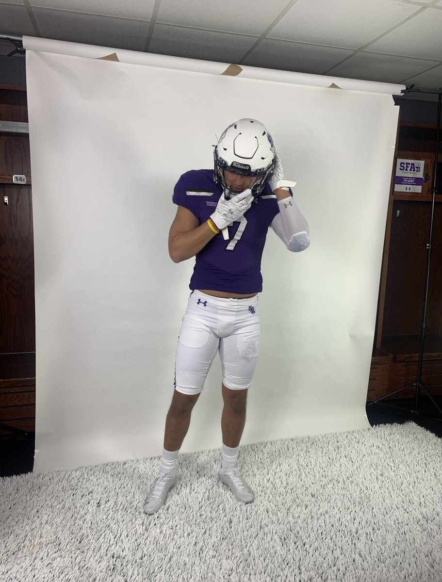 chrisknight04's tweet photo. Had a great unofficial visit to Stephen f Austin thanks for having me @Coach_RogersSFA @SFA_Football and the rest of the coaching staff https://t.co/GxBmoqA3YX