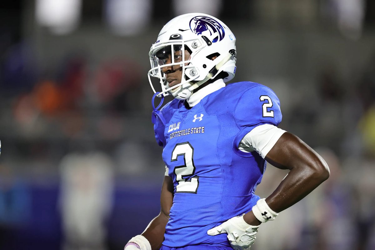 im very excited to say i have received an offer from Fayetteville state university!!💙🐴