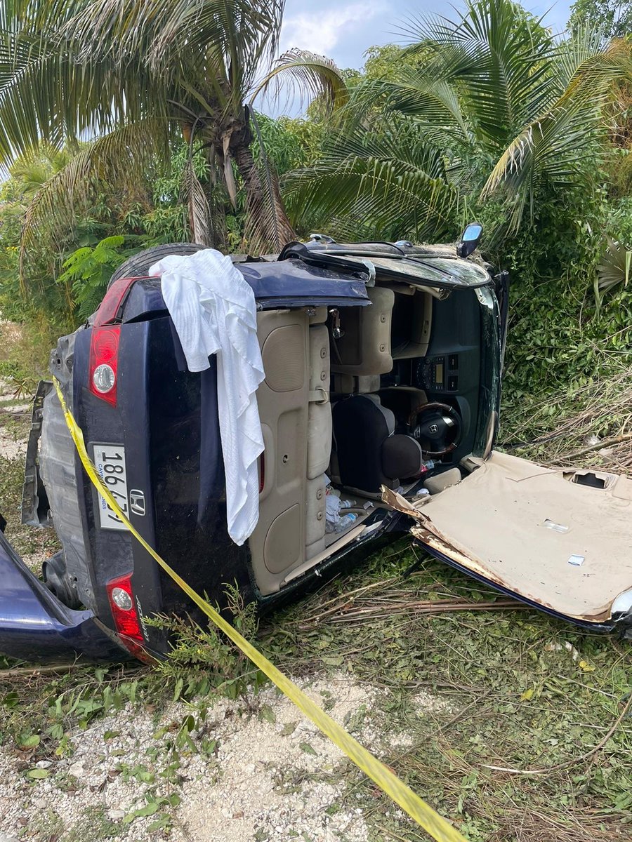 (CMR) A 19-year-old on Cayman Brac had to be transported via the police helicopter/medivac earlier Saturday afternoon after he was involved in a single-vehicle accident on Sandpiper Drive in Stake Bay. 

https://t.co/yvAt7WbY4g https://t.co/k39Pga2xvj