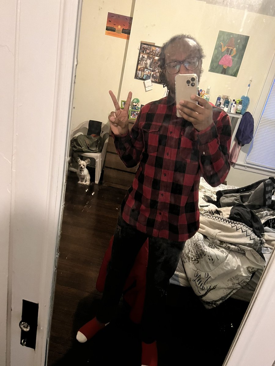 gReEnGuY_4's tweet photo. Won’t be watching #RoyalRumble tonight because I’m at church but y’all already know who I’m rooting for! #BellaArmy @BellaTwins ❤️🖤 #FearlessMode https://t.co/0UnNjm8BkU