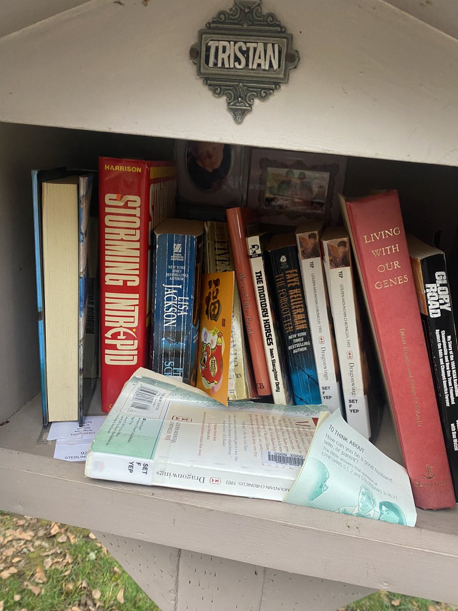 HeavinSarah's tweet image. Roar for reading!