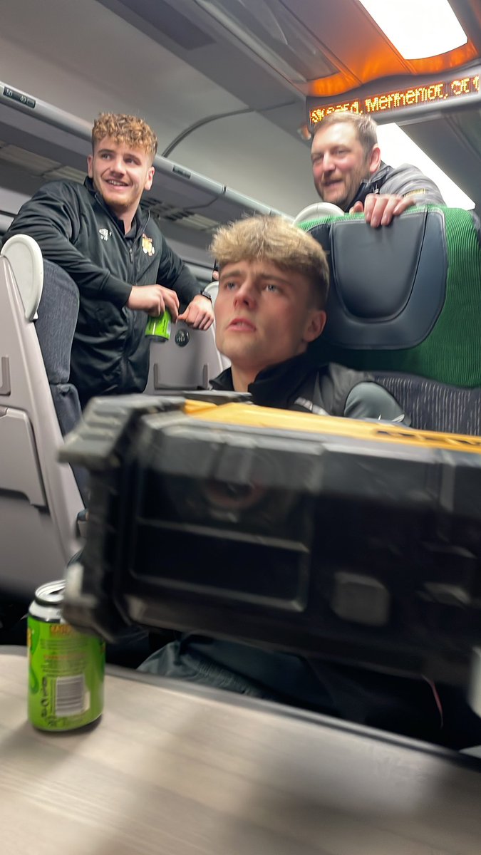 @TheBridger1894 we’ve picked up a straggler😂 <a href="/rower71/">Paul Rowe</a> #signedsealeddelivered