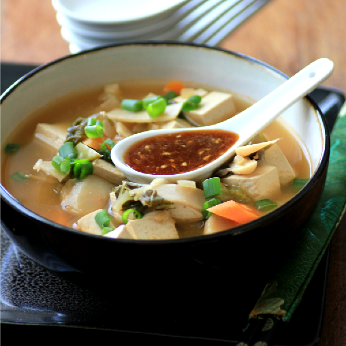 TaraNoland's tweet photo. Vegan Crockpot Chinese Hot Pot is bursting with flavor and will surely hit the spot on these cold winter days. A must add to your Chinese New Year menu! #hotpot #Chinesehotpot #slowcooker #crockpot #vegan #ChineseNewYear #YearOfTheTiger https://t.co/EAIZeNAt9V https://t.co/Oxe3cL940r