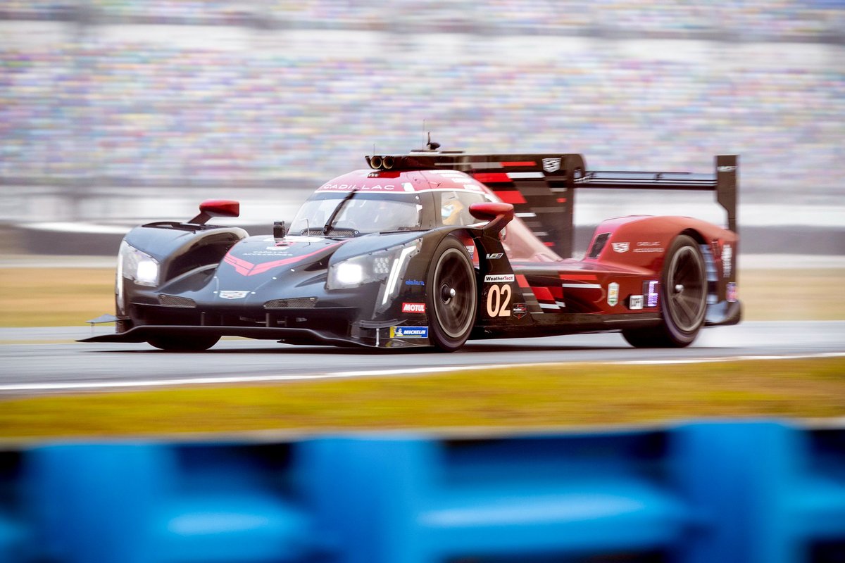 MatraxRacing's tweet photo. #IMSA | The Ex-F1 driver @KevinMagnussen, who is running the @CGRTeams´ No. 02 #Cadillac #DPiVR at @DAYTONA, will remain with the team for the Sebring 12 Hours, March 19, 2nd round of the season. However it´s unclear if the 🇩🇰 driver will race other 2022´s @IMSA enduros.
📸 CGRT https://t.co/bv1iyX2X1X