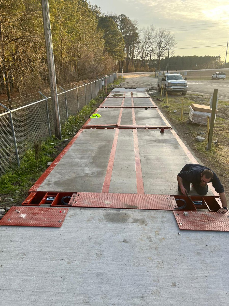 Replacement of an old Mettler Toledo truck scale with a new B-TEK Scales, LLC Centurion.

The new concrete deck looks great even if the weather didn't cooperate the first few times we tried to pour 🌨️🌨️❄️

 #agriculture #fertilizer #weighingsolutions #northcarolina