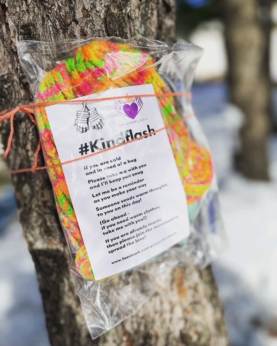 jtotheill's tweet photo. Had a lovely, frosty afternoon participating in #Kindflash with the girls' scout troop. #cincinnati https://t.co/VfQQHk6TFp