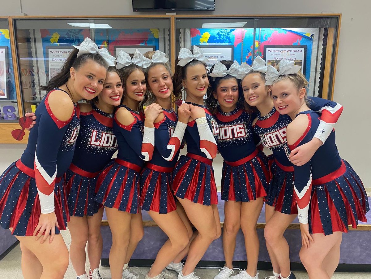 Saint Viator Cheerleading tweet media