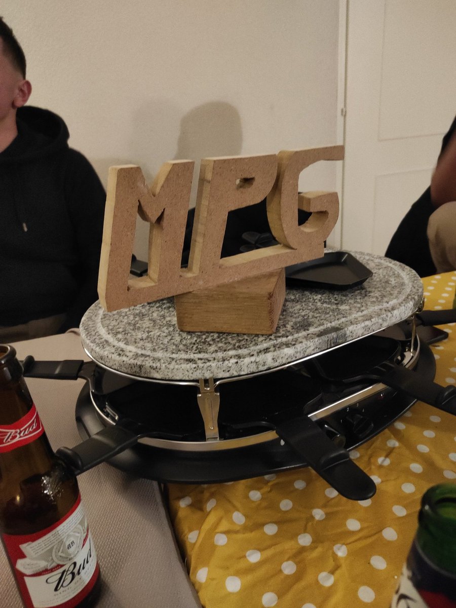 Rakoromain's tweet image. Fin de saison @MonPetitGazon #pieraclette #mpg